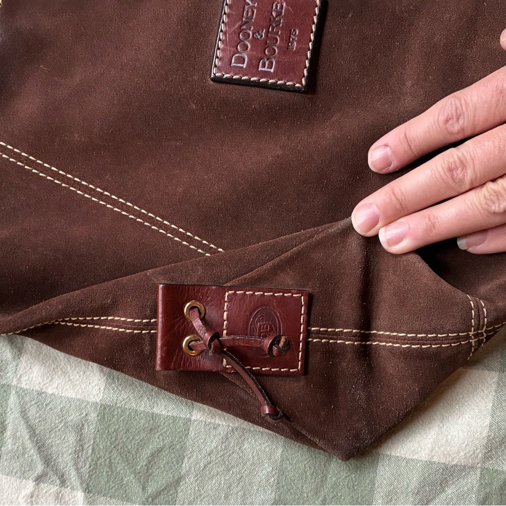 VTG Dooney & Bourke “East West” Brown Suede Shoulder Bag Hobo Medium Boho - Picture 4 of 13